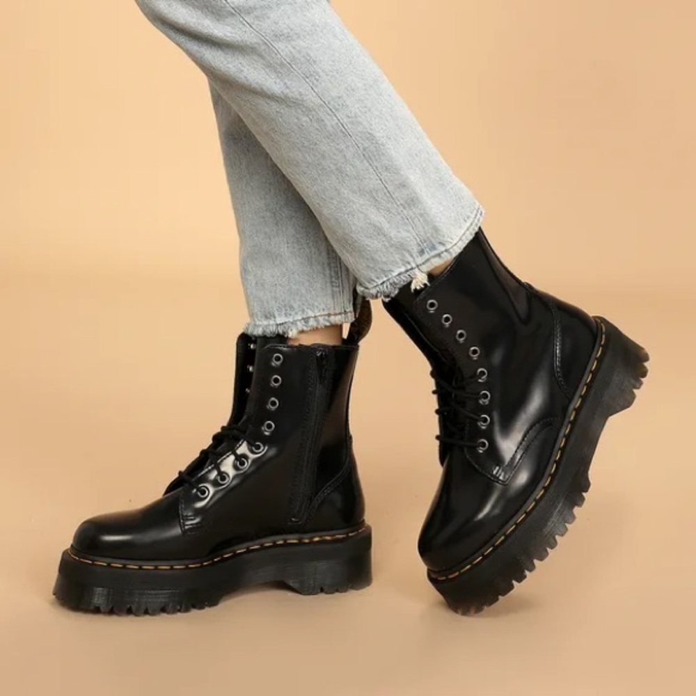 Jadon Black Leather 8-Eye Platform Boot
Dr. Martens Size 11